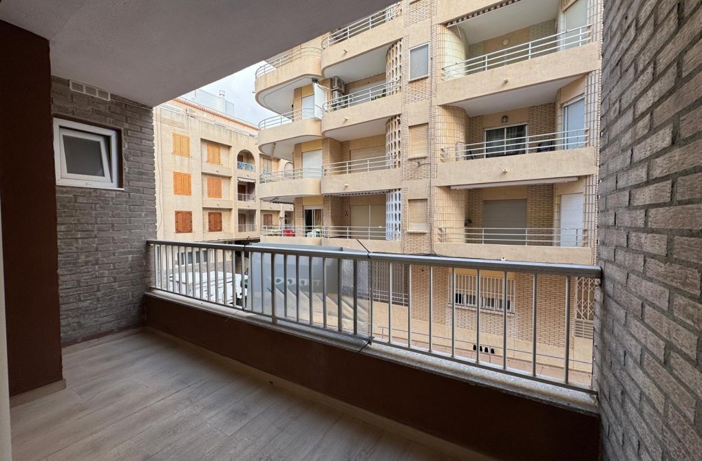 Resale - Apartment - Torrevieja - La Mata