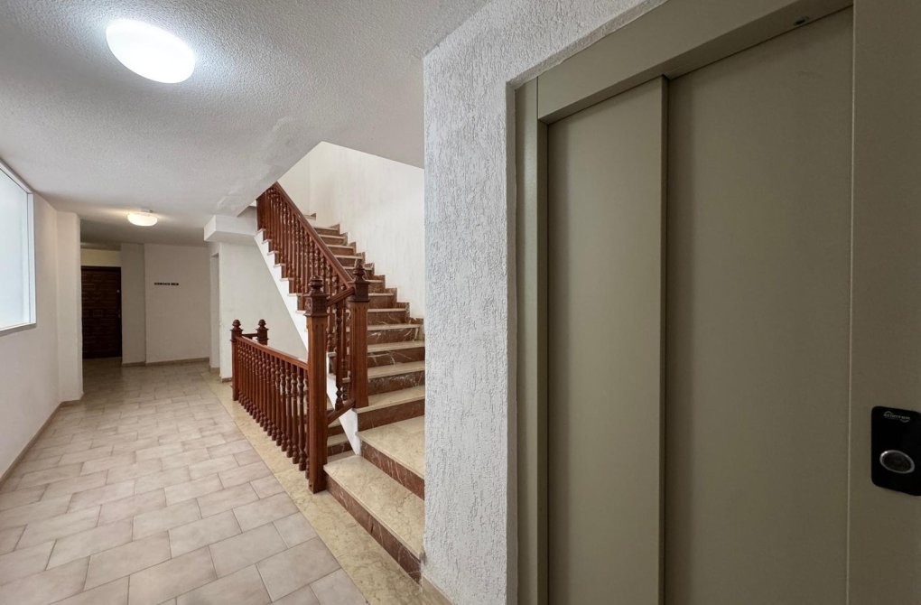 Resale - Apartment - Torrevieja - La Mata