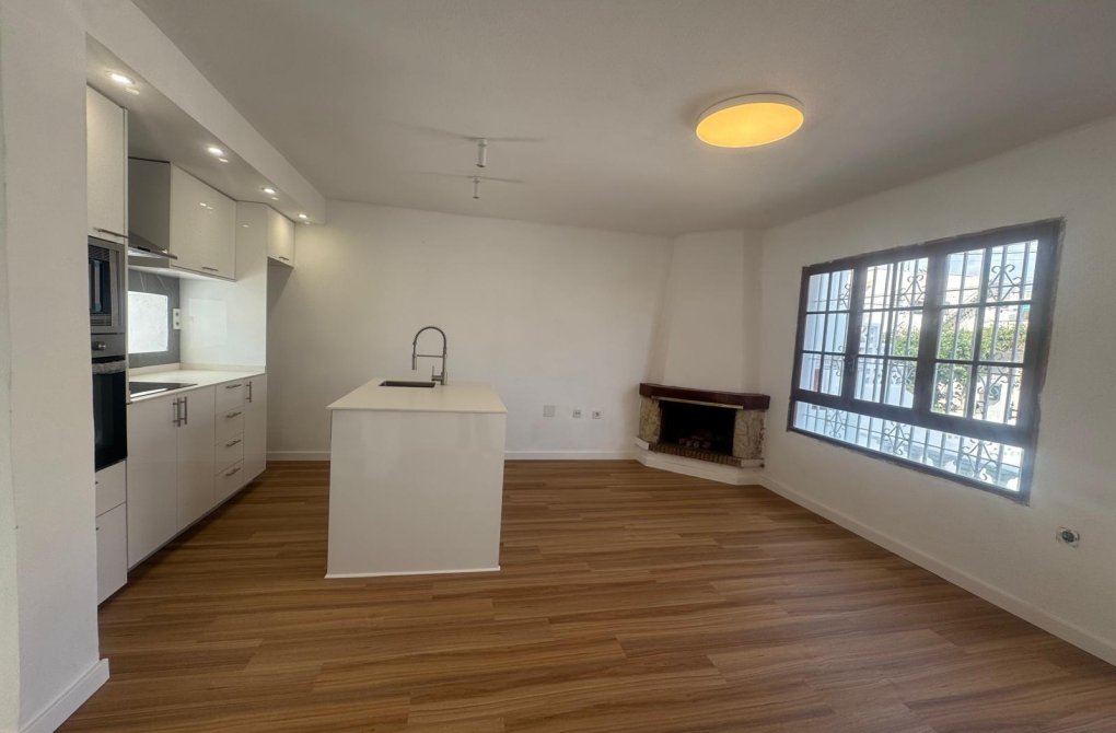 Resale - Terraced house - Torrevieja - Los Frutales