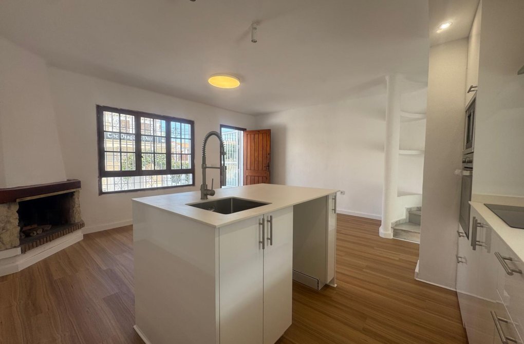 Resale - Terraced house - Torrevieja - Los Frutales