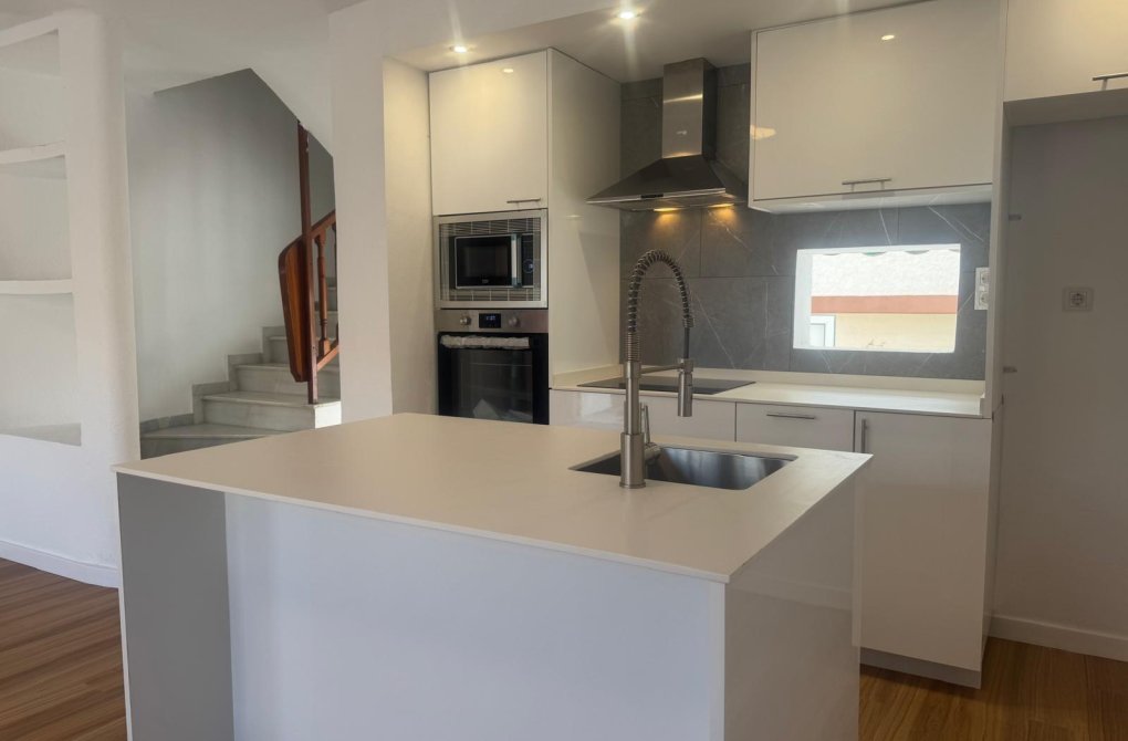 Resale - Terraced house - Torrevieja - Los Frutales