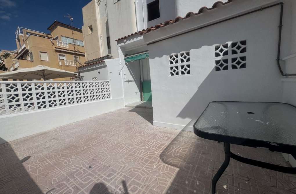 Resale - Terraced house - Torrevieja - Los Frutales