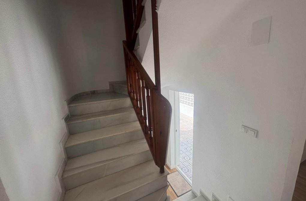 Resale - Terraced house - Torrevieja - Los Frutales