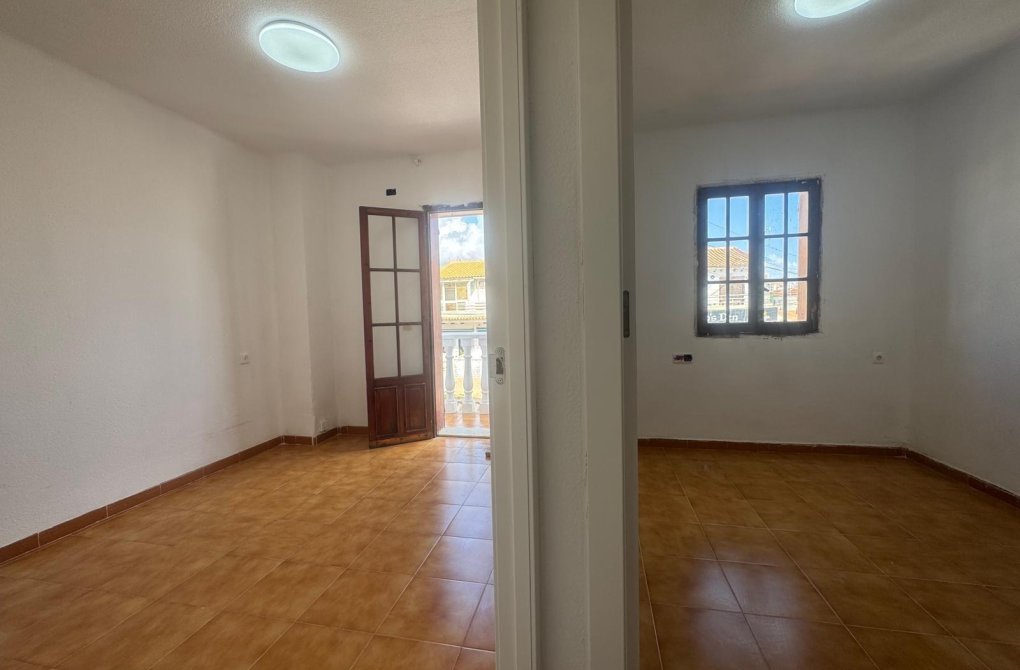 Resale - Terraced house - Torrevieja - Los Frutales