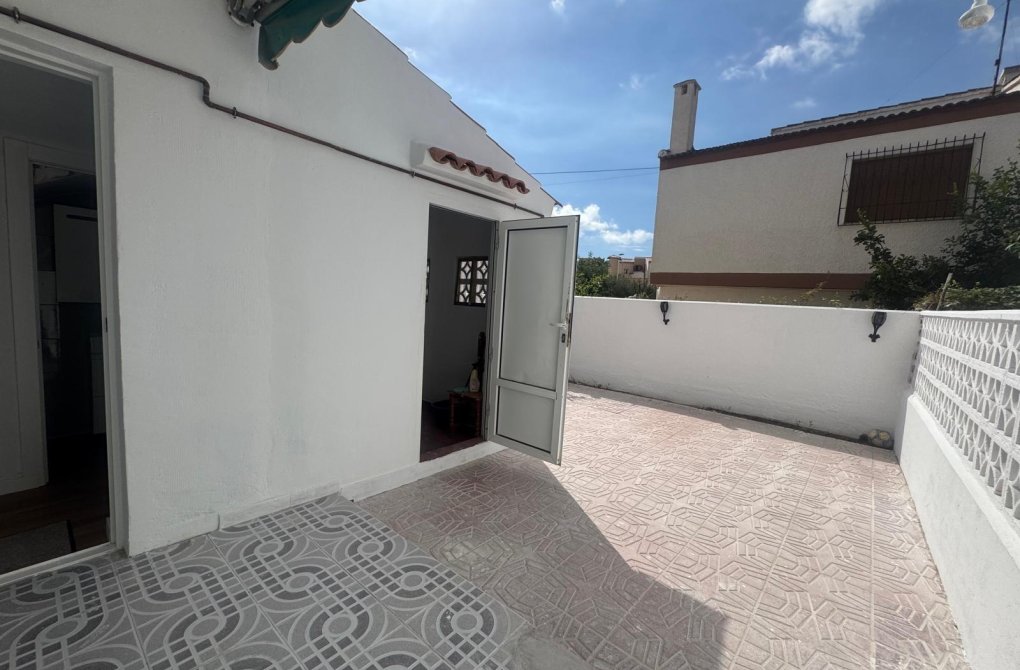Resale - Terraced house - Torrevieja - Los Frutales
