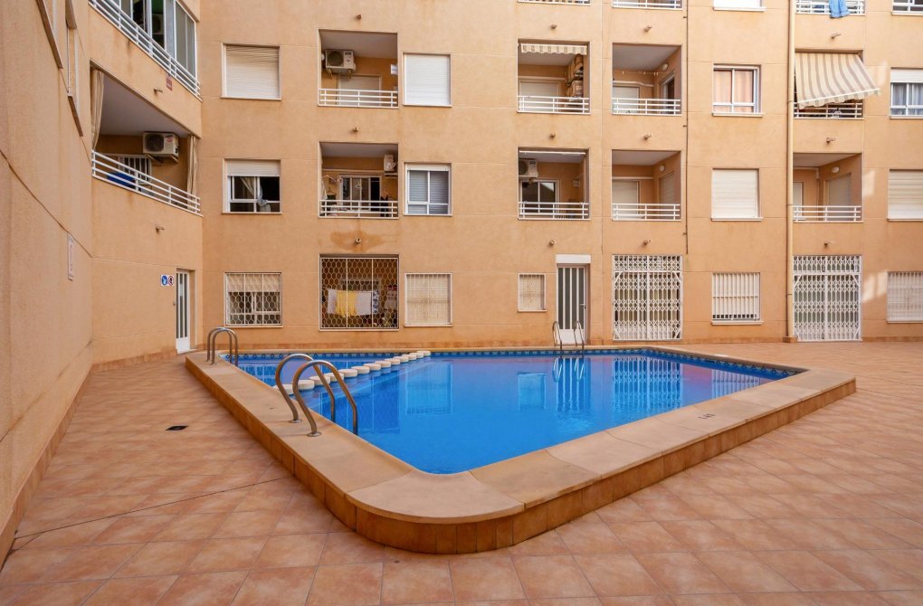 Resale - Apartment - Torrevieja - Centro