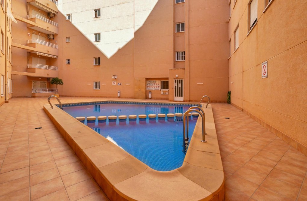 Resale - Apartment - Torrevieja - Centro