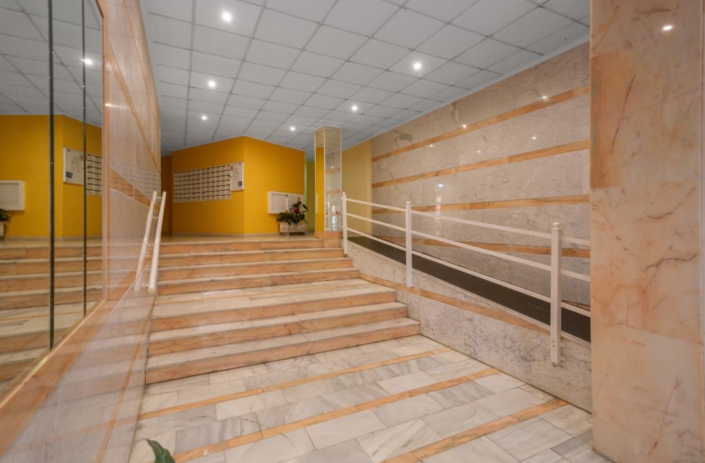 Resale - Apartment - Torrevieja - Centro