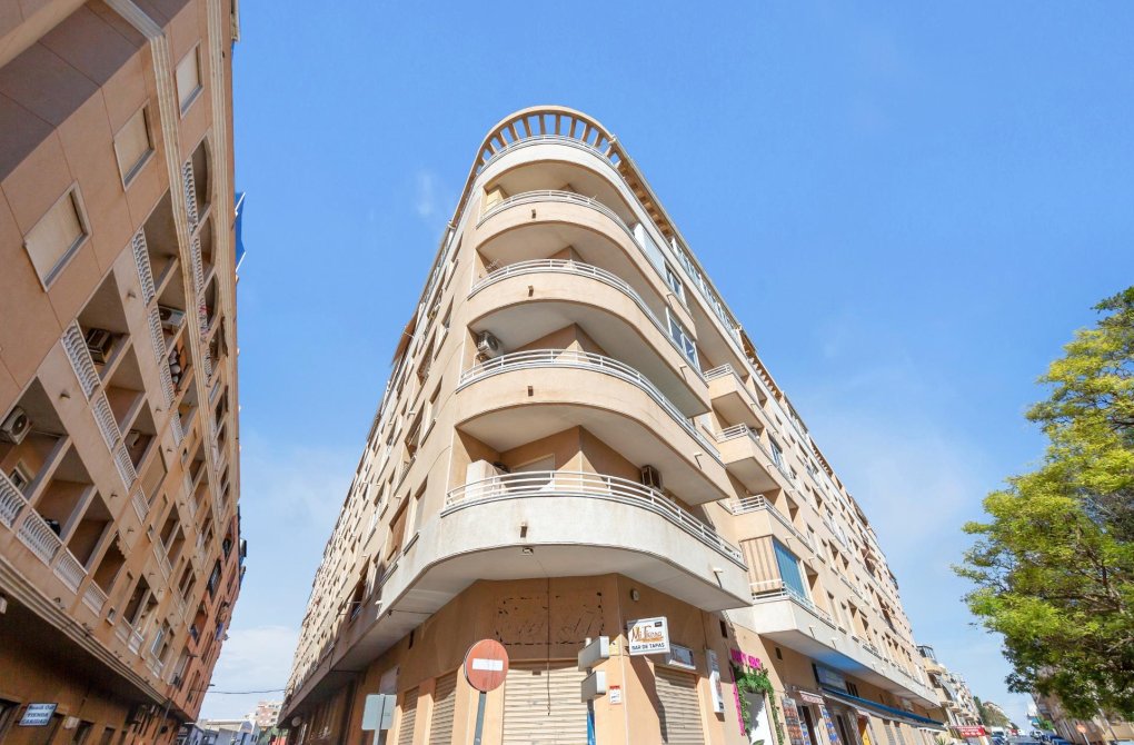 Resale - Apartment - Torrevieja - Centro