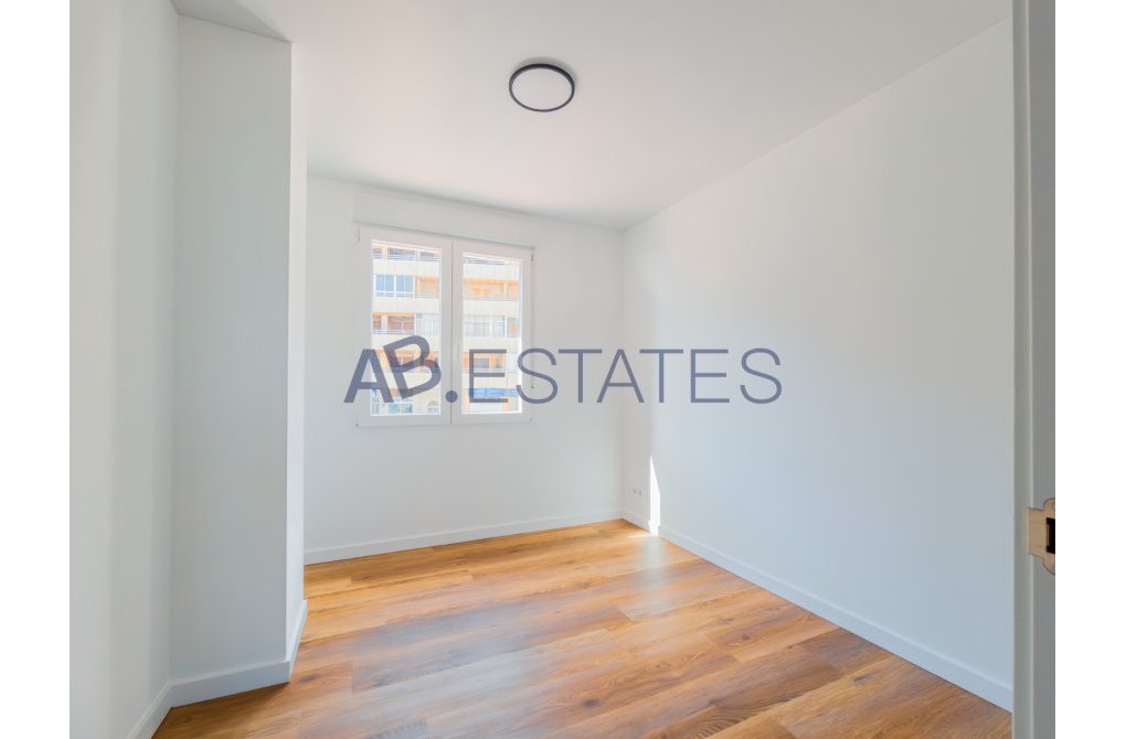 Resale - Apartment - Torrevieja - Acequion