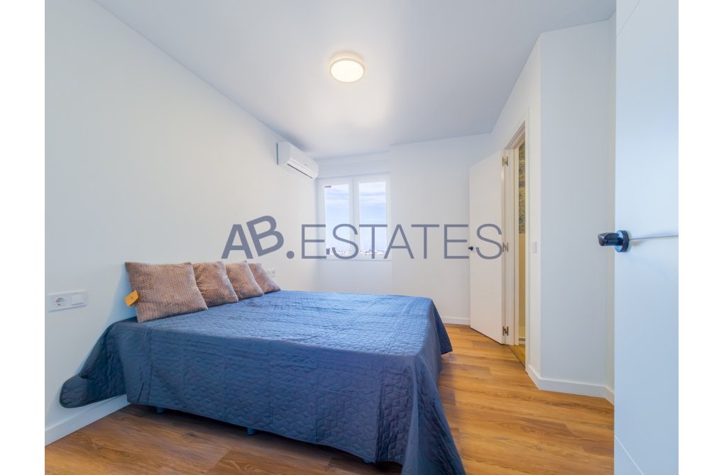 Resale - Apartment - Torrevieja - Acequion