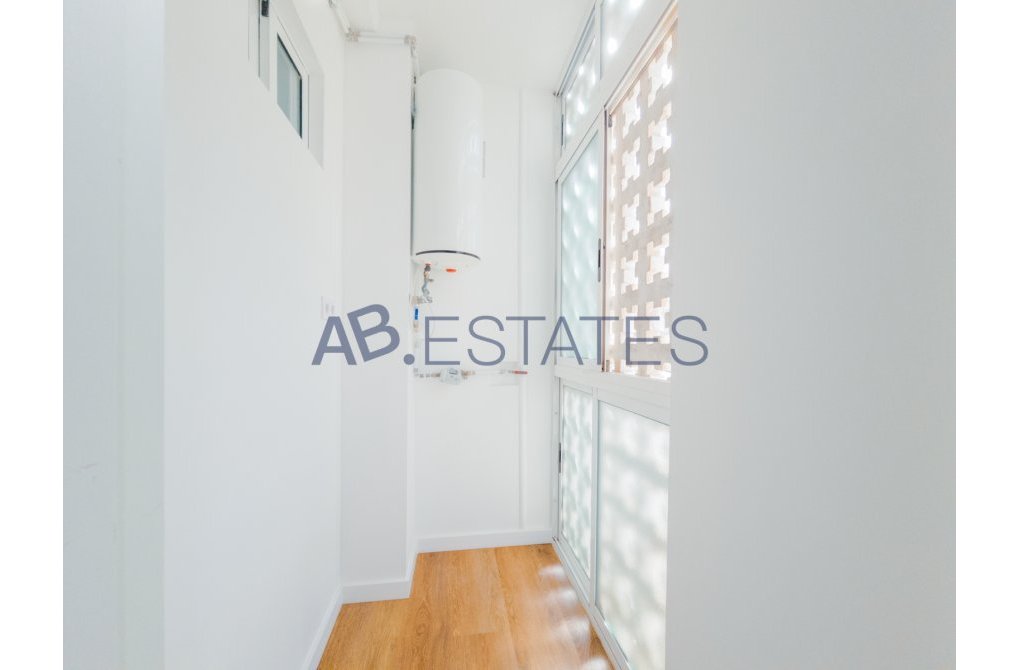 Resale - Apartment - Torrevieja - Acequion