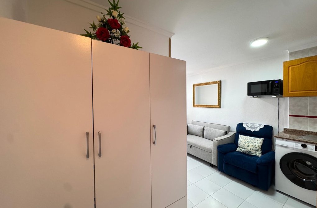 Resale - Studio - Torrevieja - Playa de los locos