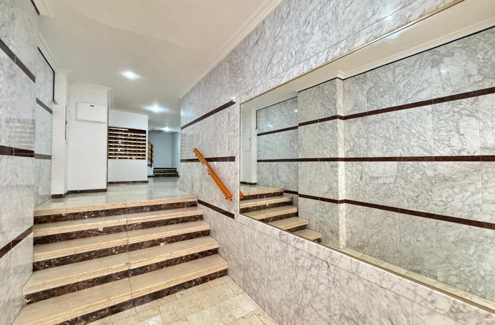 Resale - Studio - Torrevieja - Playa de los locos