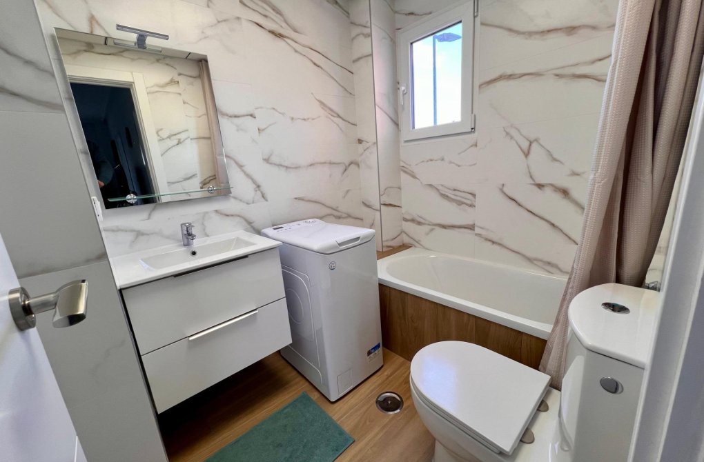 Resale - Apartment - Torrevieja - El Acequión - Los Náufragos