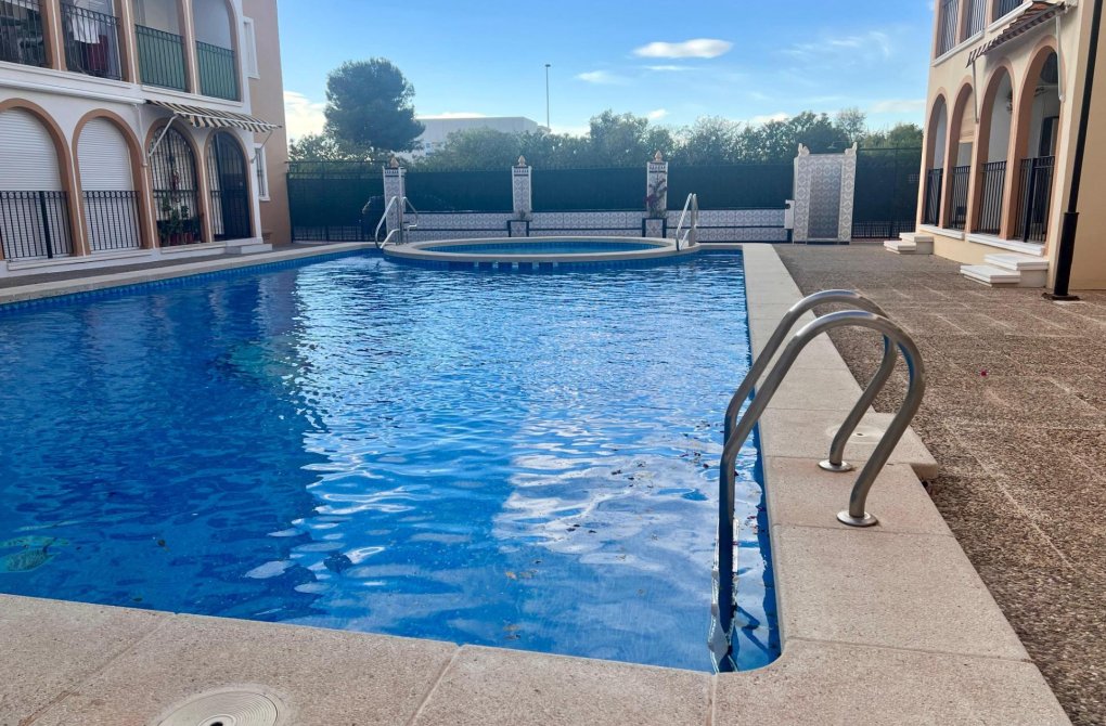 Resale - Apartment - Torrevieja - El Acequión - Los Náufragos