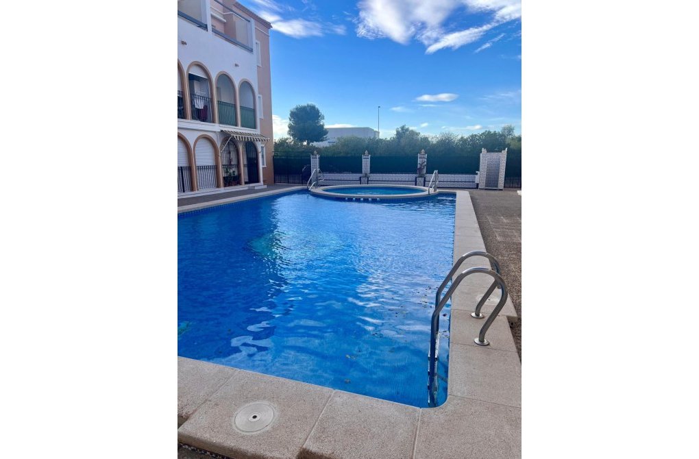 Resale - Apartment - Torrevieja - El Acequión - Los Náufragos