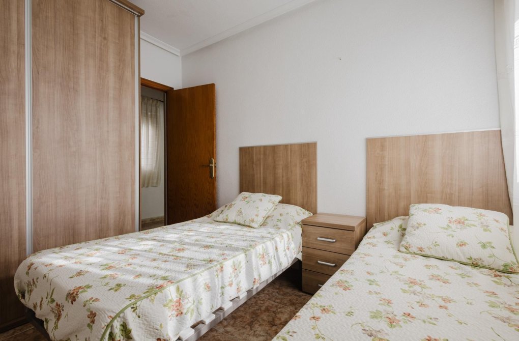 Resale - Apartment - Torrevieja - Acequion