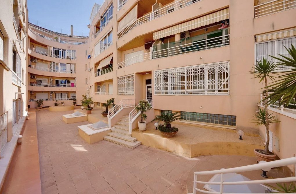 Resale - Apartment - Torrevieja - Playa del Cura