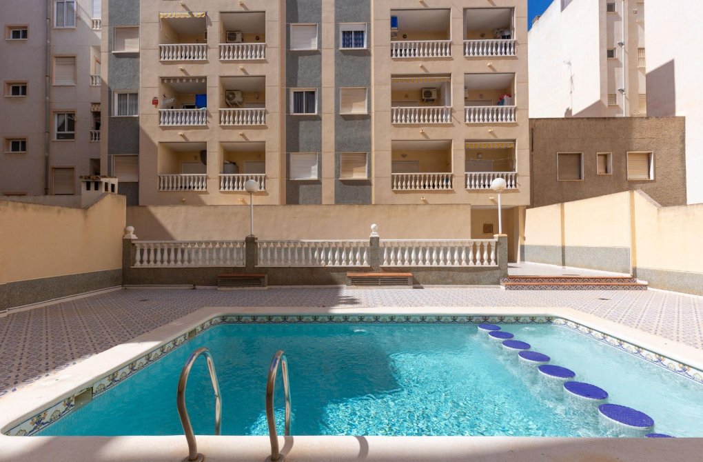 Resale - Apartment - Torrevieja - Estacion de autobuses