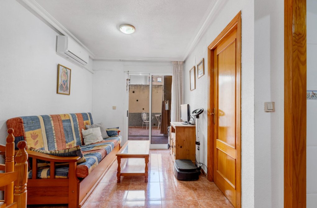 Resale - Apartment - Torrevieja - Estacion de autobuses