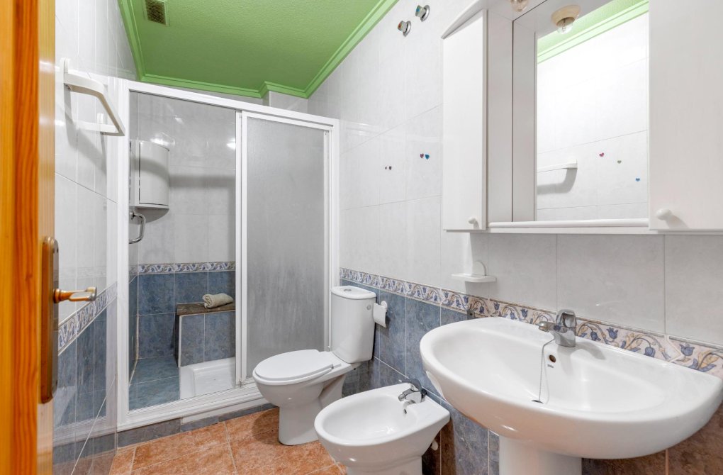 Resale - Apartment - Torrevieja - Estacion de autobuses