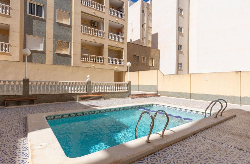 Resale - Apartment - Torrevieja - Estacion de autobuses