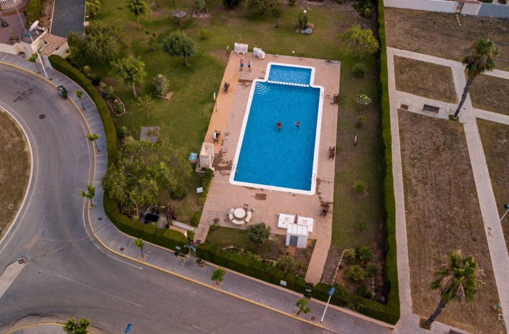 Resale - Villa - Torrevieja - La Siesta - El Salado - Torreta