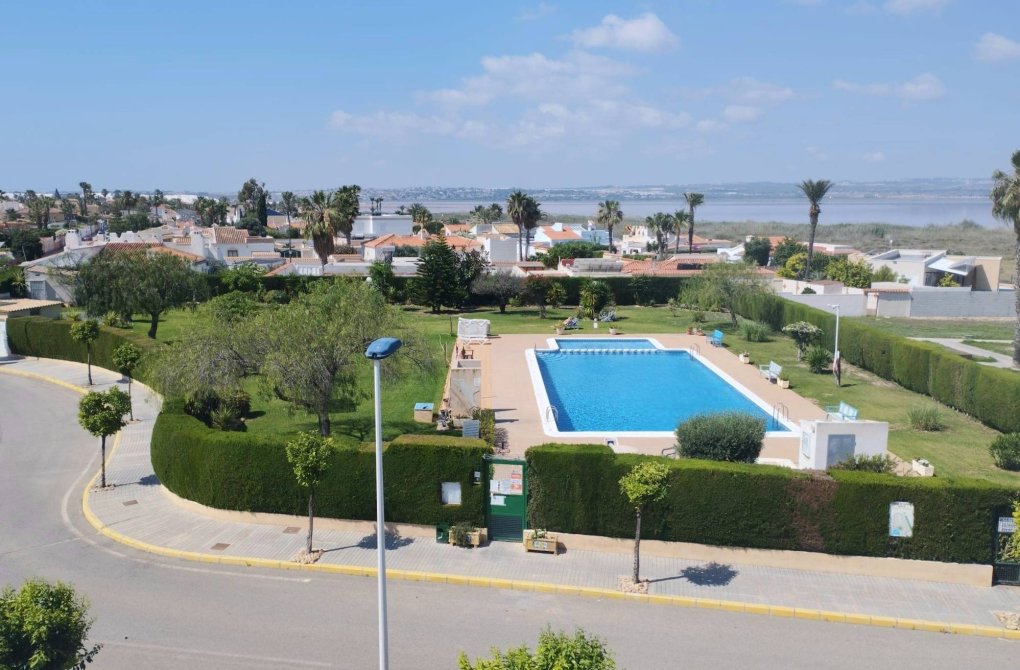 Resale - Villa - Torrevieja - La Siesta - El Salado - Torreta