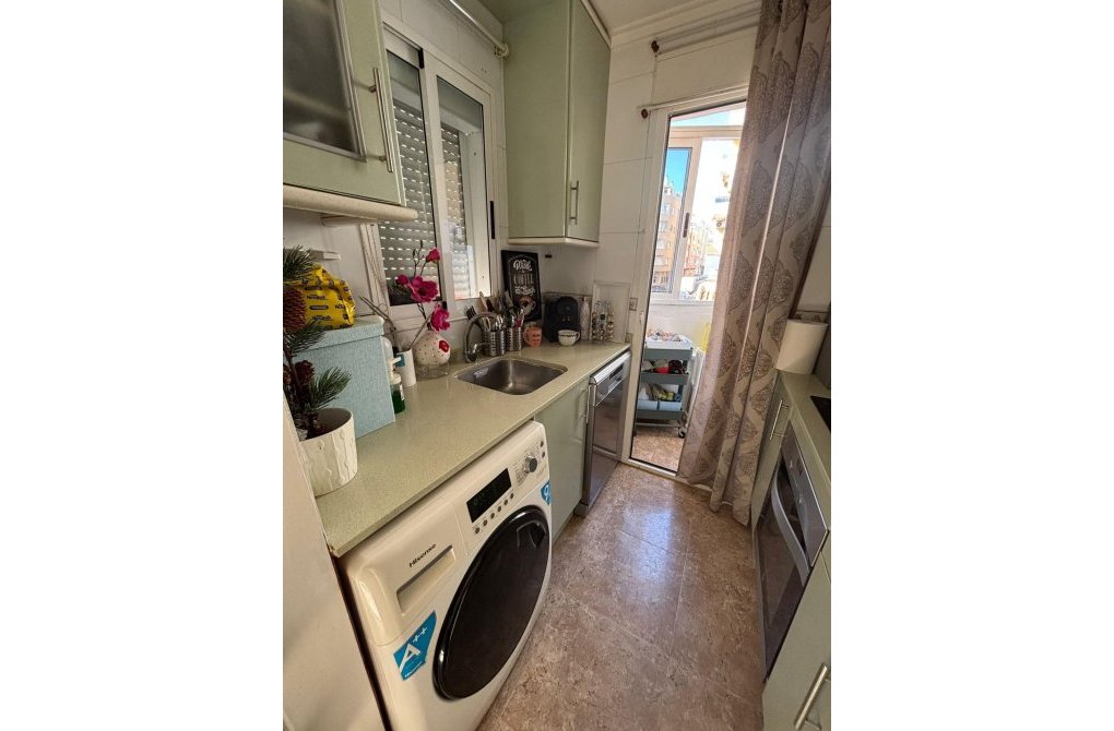 Resale - Apartment - Torrevieja - Playa del cura