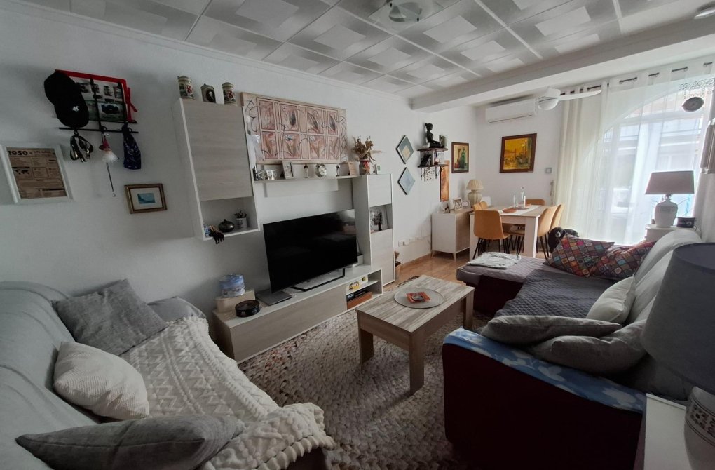 Resale - Bungalow - Torrevieja - La Siesta - El Salado - Torreta