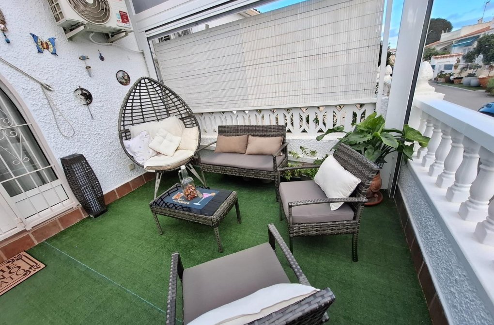 Resale - Bungalow - Torrevieja - La Siesta - El Salado - Torreta