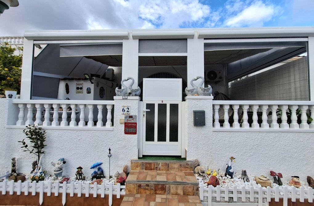 Resale - Bungalow - Torrevieja - La Siesta - El Salado - Torreta