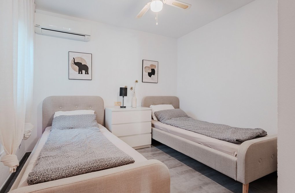 Resale - Duplex - Villamartin - Res. Las Filipinas