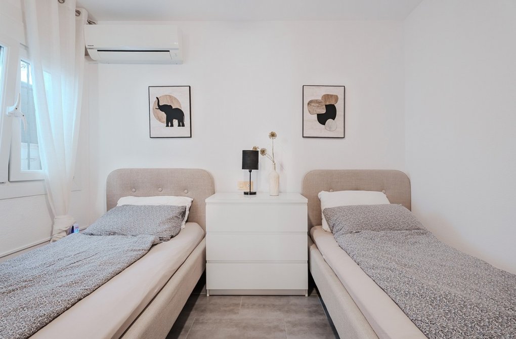 Resale - Duplex - Villamartin - Res. Las Filipinas