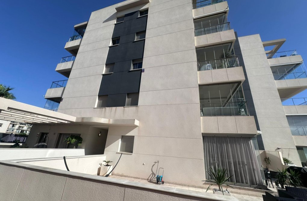 Resale - Apartment - Orihuela Costa - Villamartin
