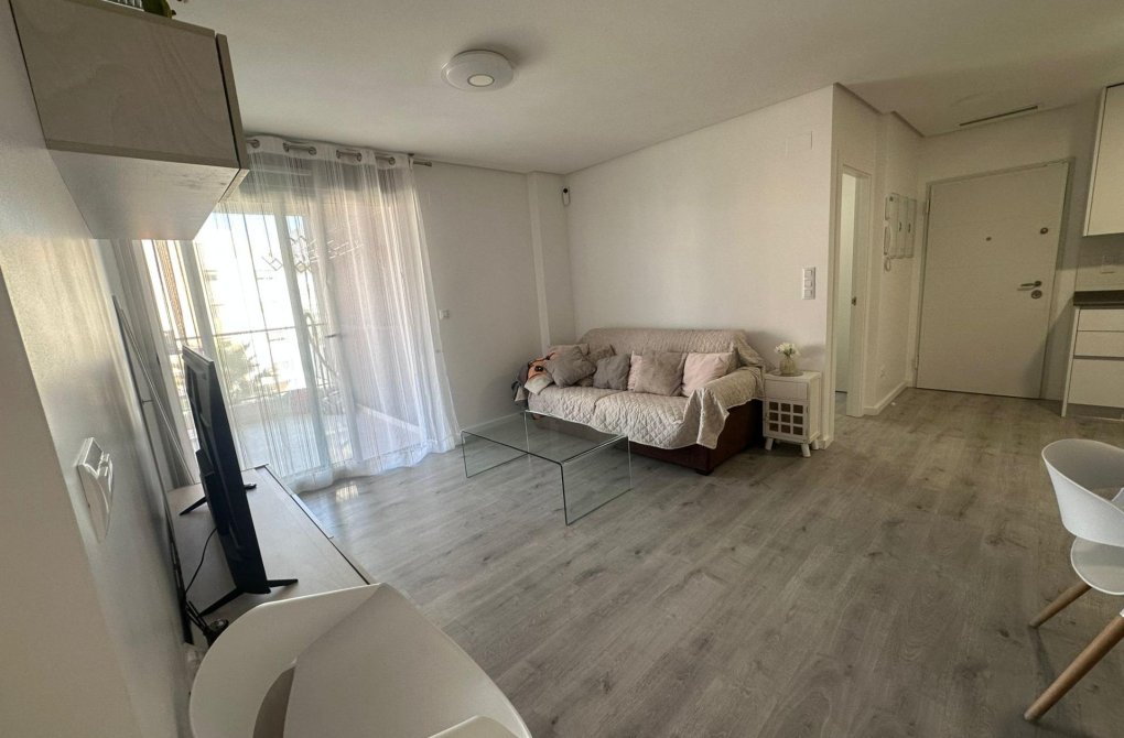 Resale - Apartment - Orihuela Costa - Villamartin