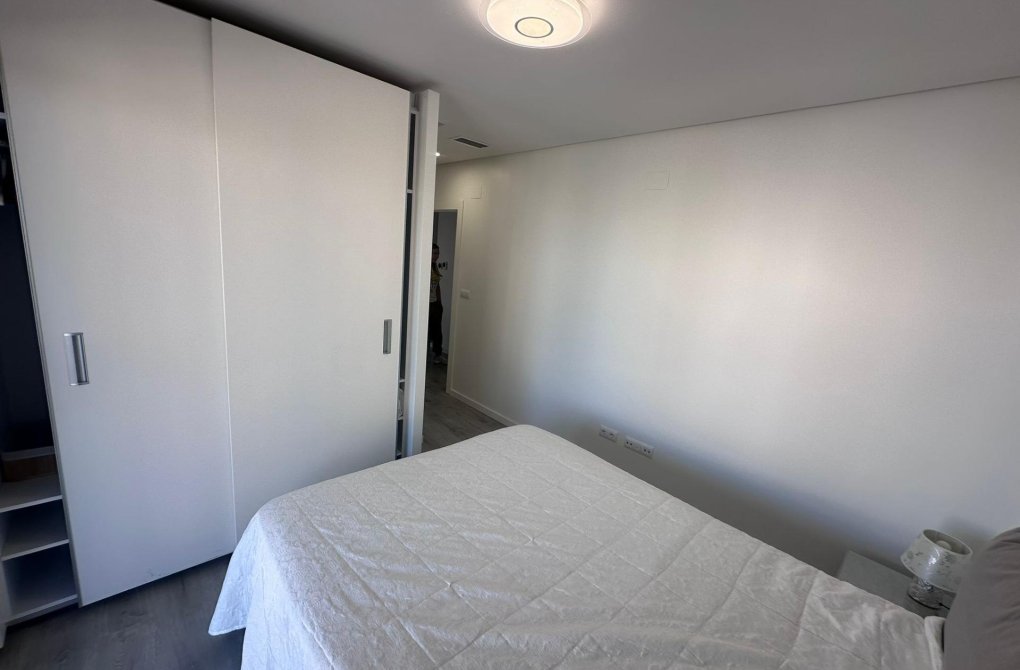 Resale - Apartment - Orihuela Costa - Villamartin