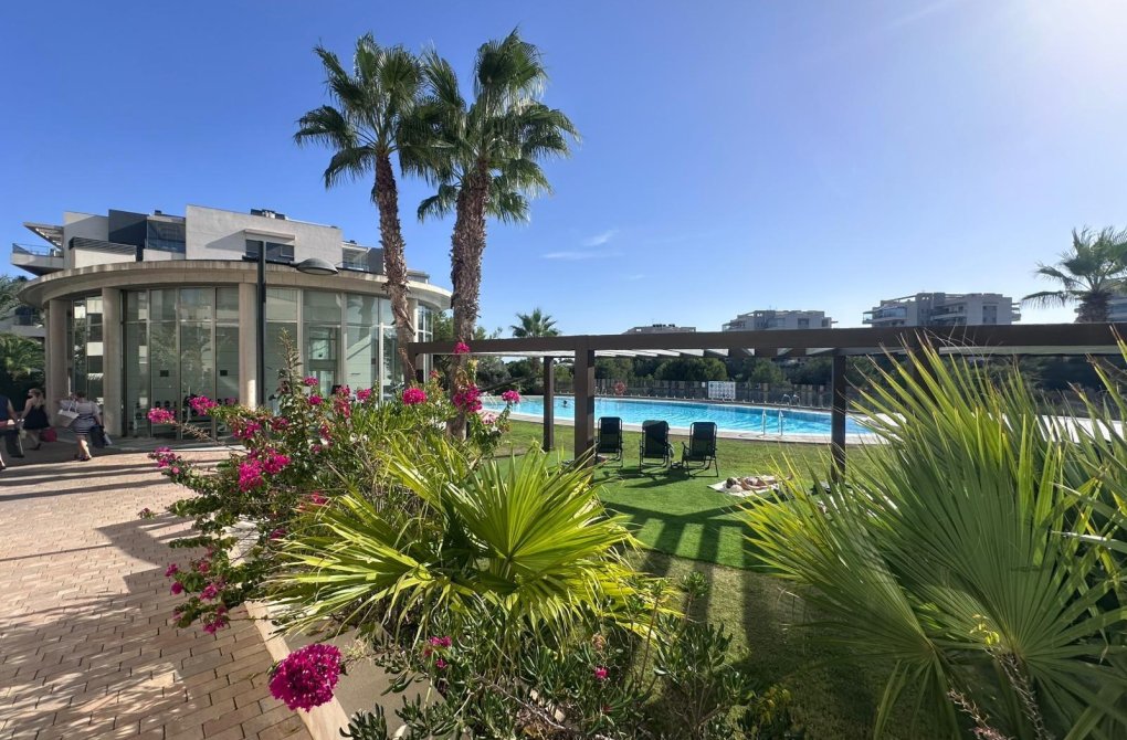 Resale - Apartment - Orihuela Costa - Villamartin