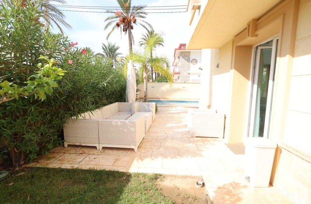 Resale - Chalet - Cabo Roig - Costa blanca