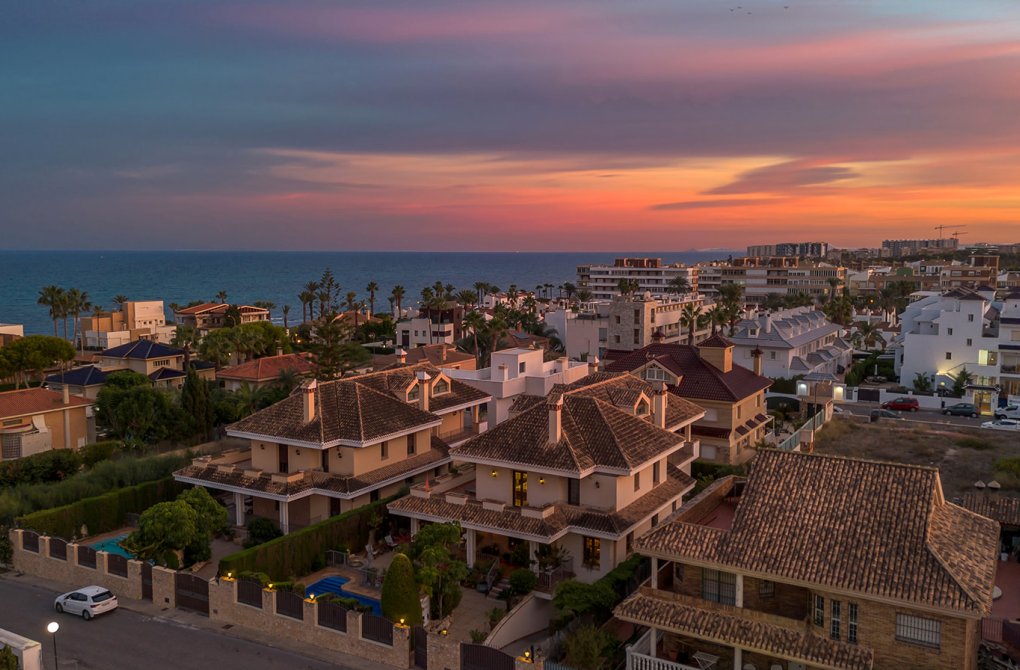 Resale - Villa - Torrevieja - La veleta