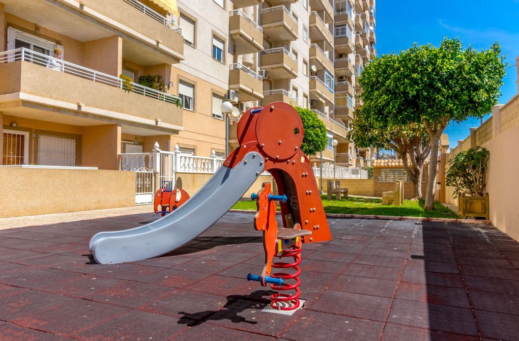 Resale - Apartment - Torrevieja - Centro