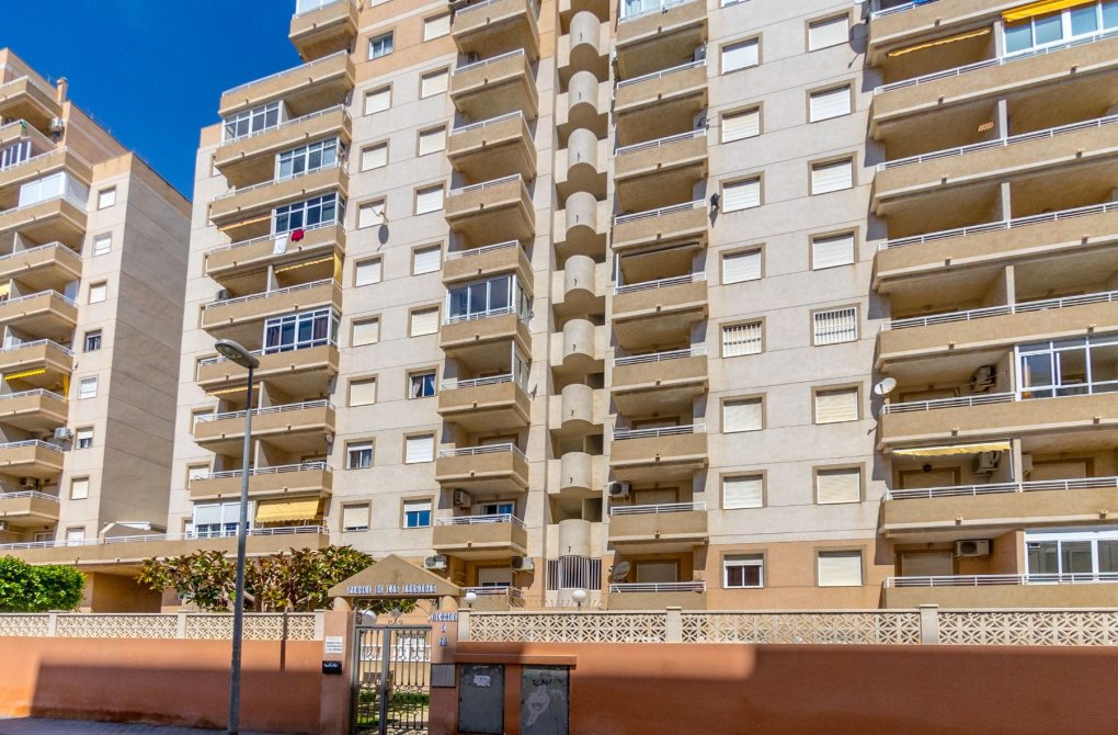 Resale - Apartment - Torrevieja - Centro