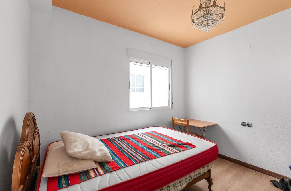 Resale - Apartment - Torrevieja - Estacion de autobuses