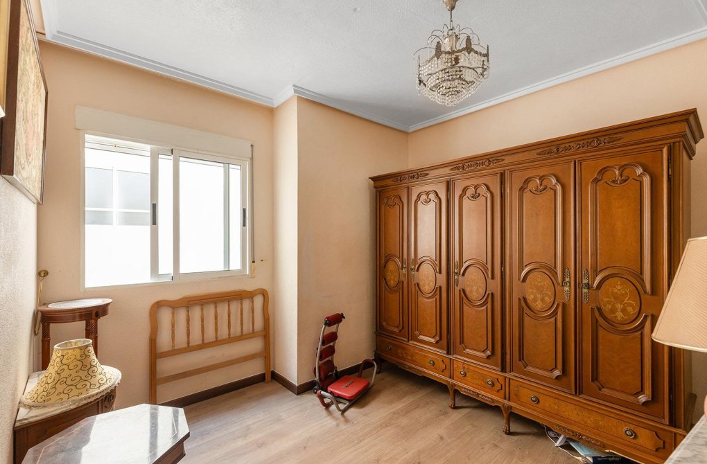 Resale - Apartment - Torrevieja - Estacion de autobuses