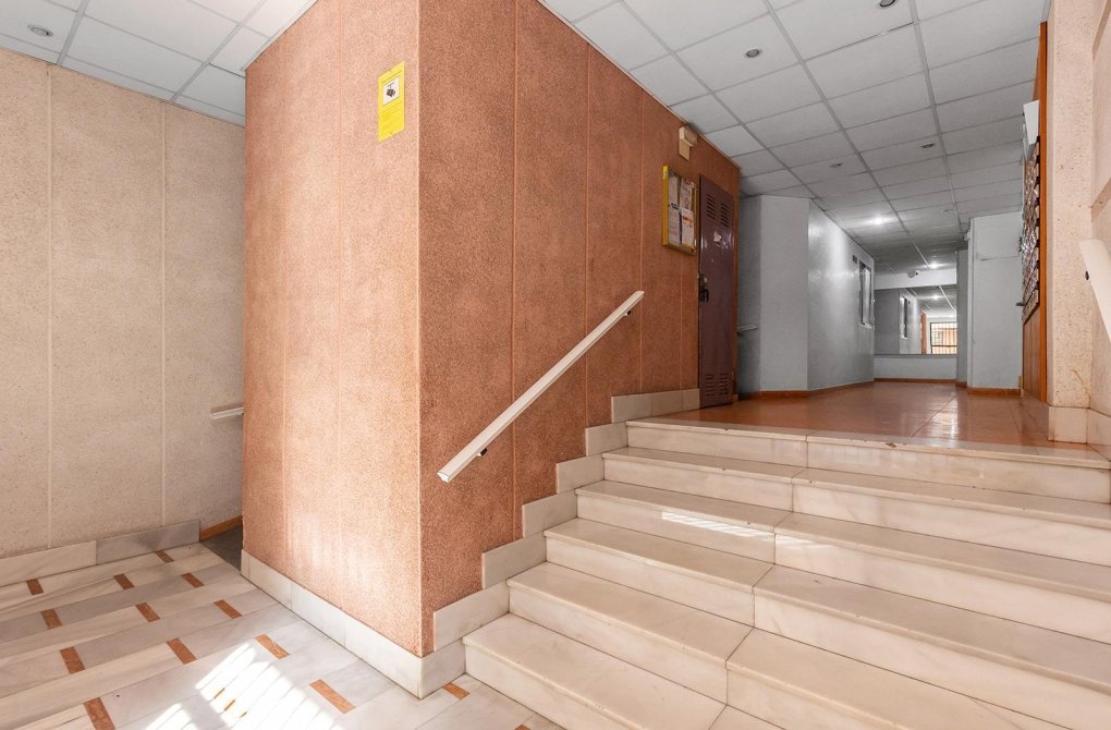 Resale - Apartment - Torrevieja - Estacion de autobuses