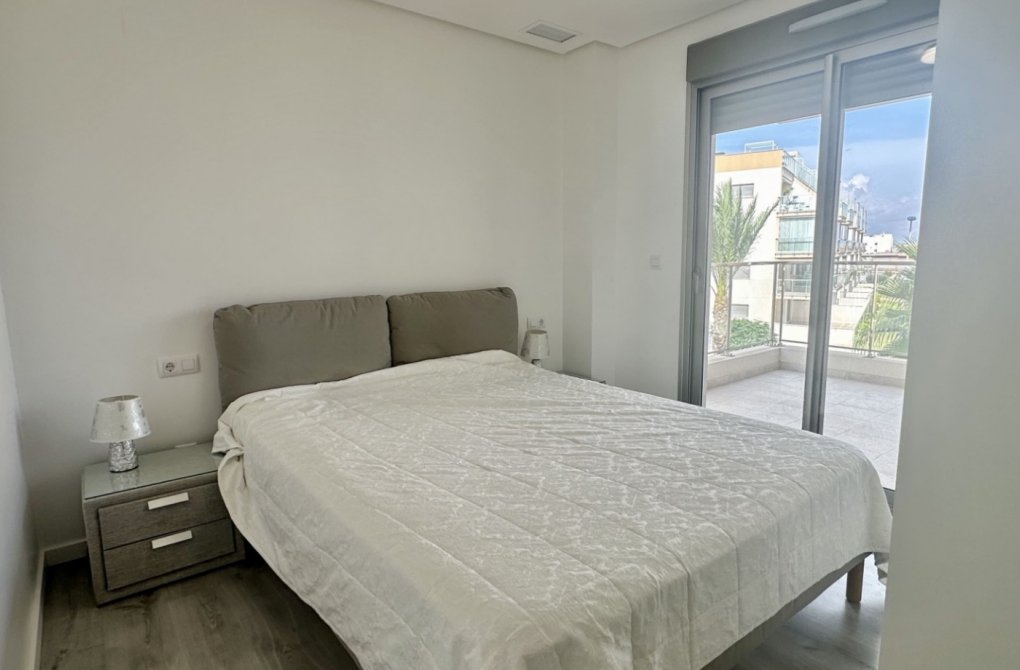 Resale - Apartment - Orihuela Costa - Villamartín