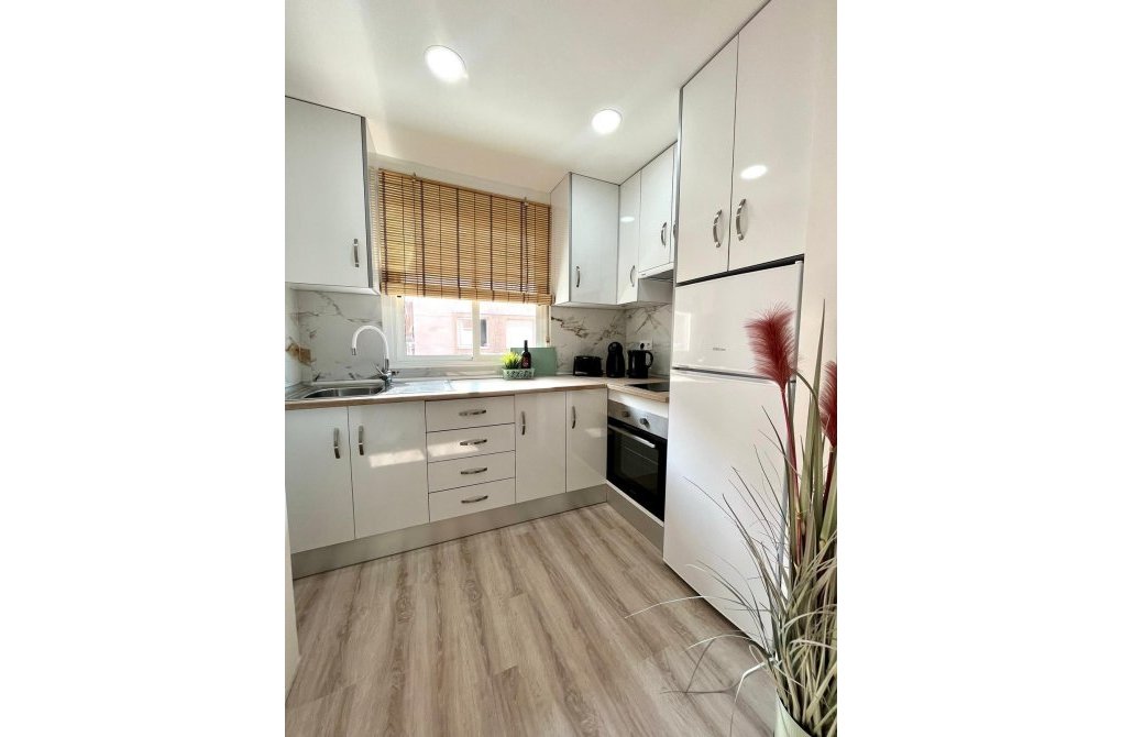 Resale - Apartment - Torrevieja - Playa del cura