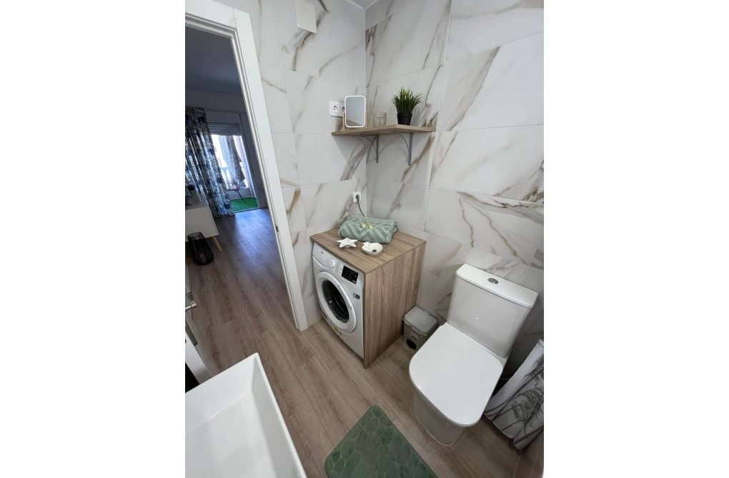 Resale - Apartment - Torrevieja - Playa del cura