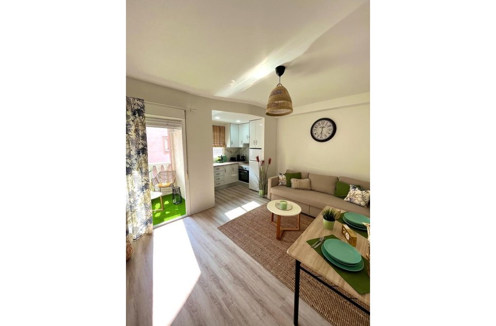 Resale - Apartment - Torrevieja - Playa del cura